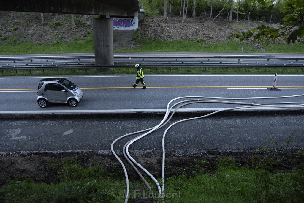 VU Gefahrgut LKW umgestuerzt A 4 Rich Koeln Hoehe AS Gummersbach P511.JPG - Miklos Laubert